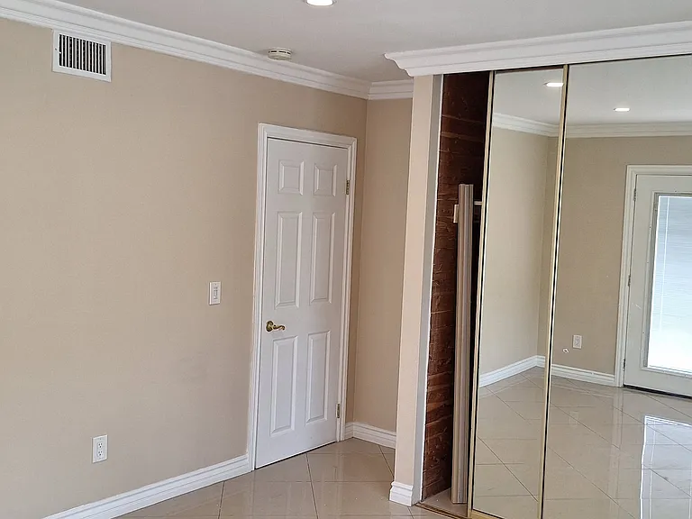 5862 Madra Ave #1 — Photo 5