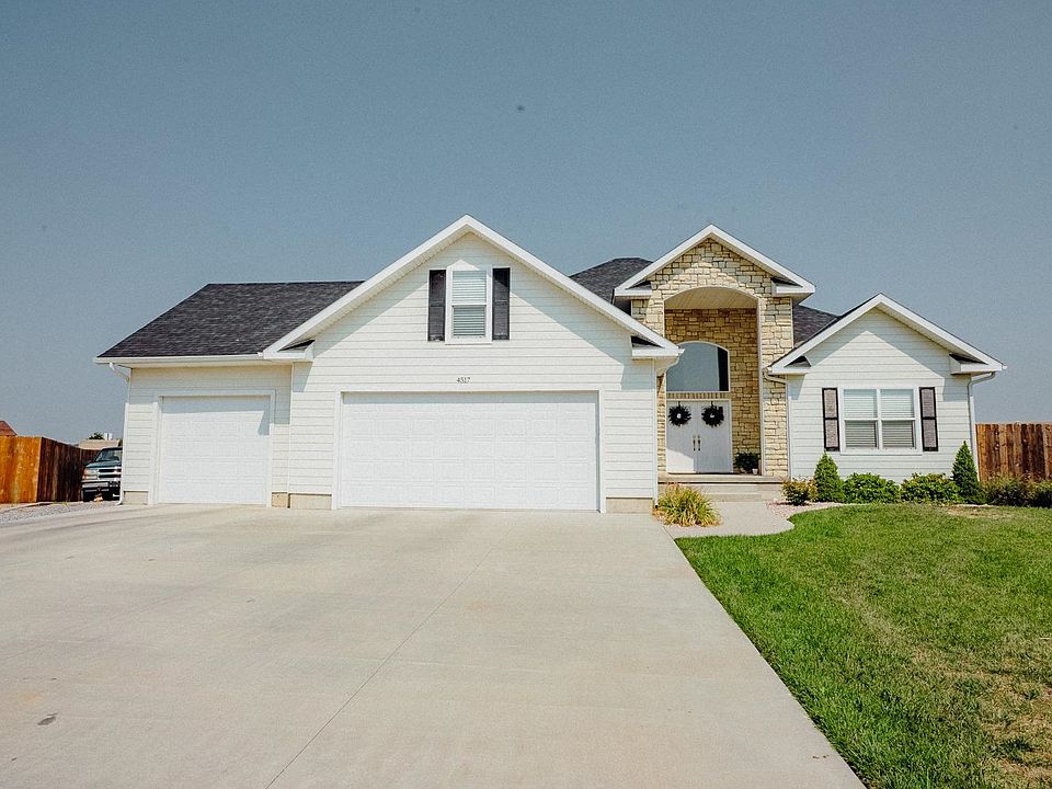 1st image of 4517 Vista Dr