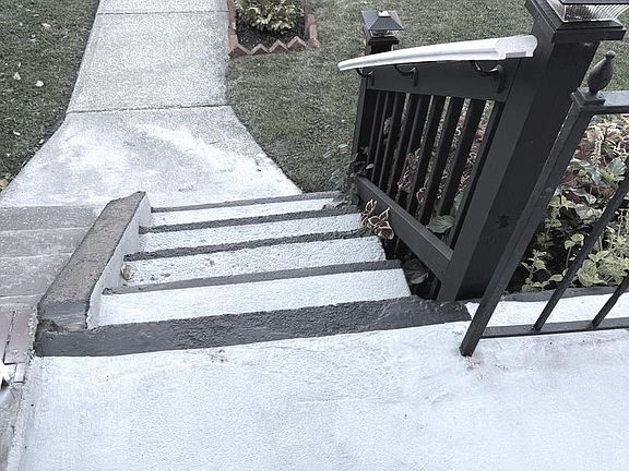 4th image of 815 E Cold Spring Ln