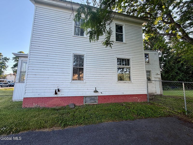 3rd image of 131 Grove Street