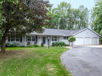 1303 Harbor Lights Rd, Suamico, WI, 54173