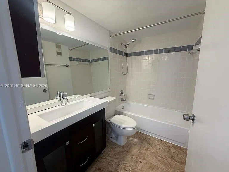 770 Claughton Island Dr #706 — Photo 11