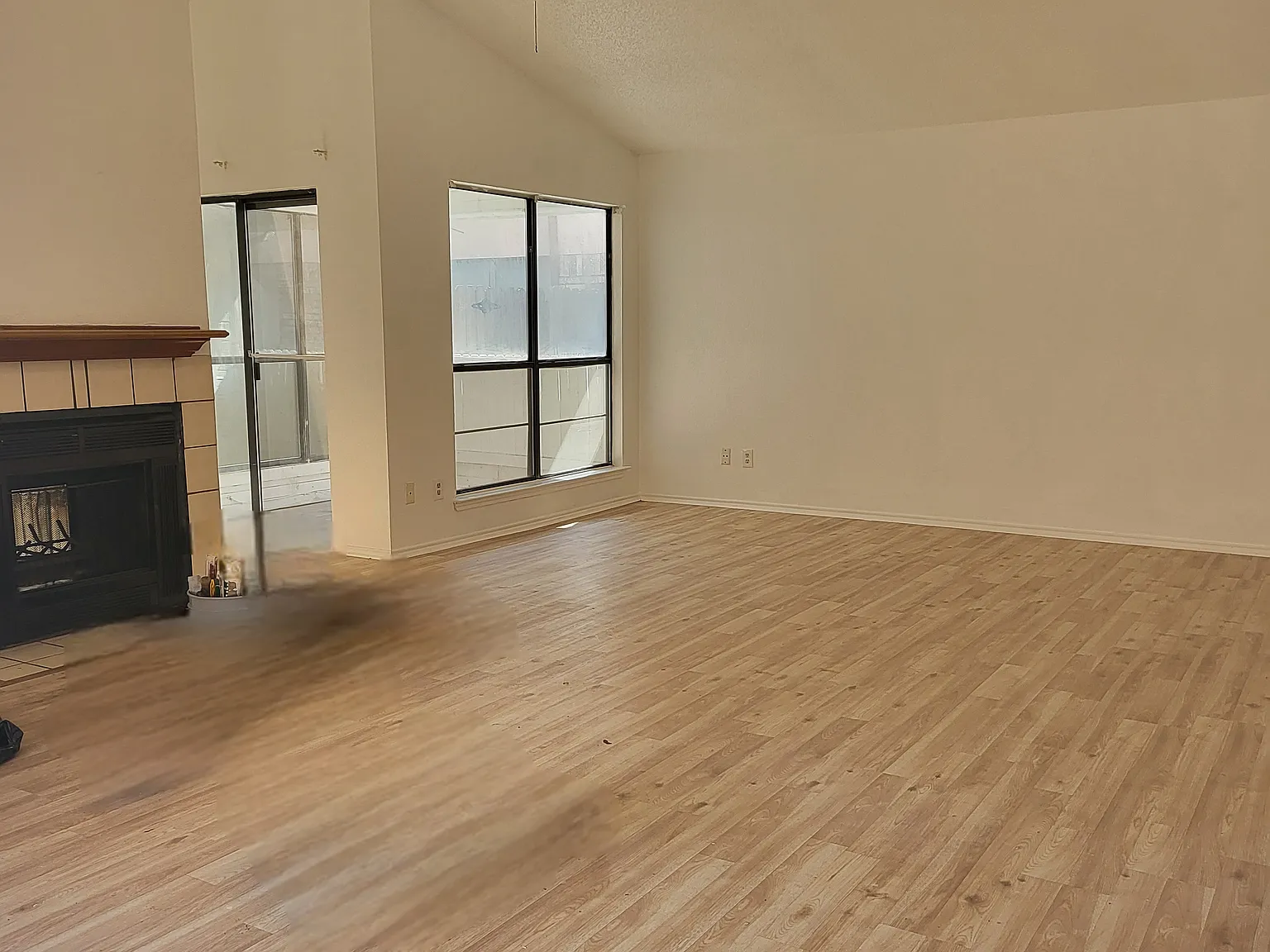 1308 Hackamore St — Photo 4
