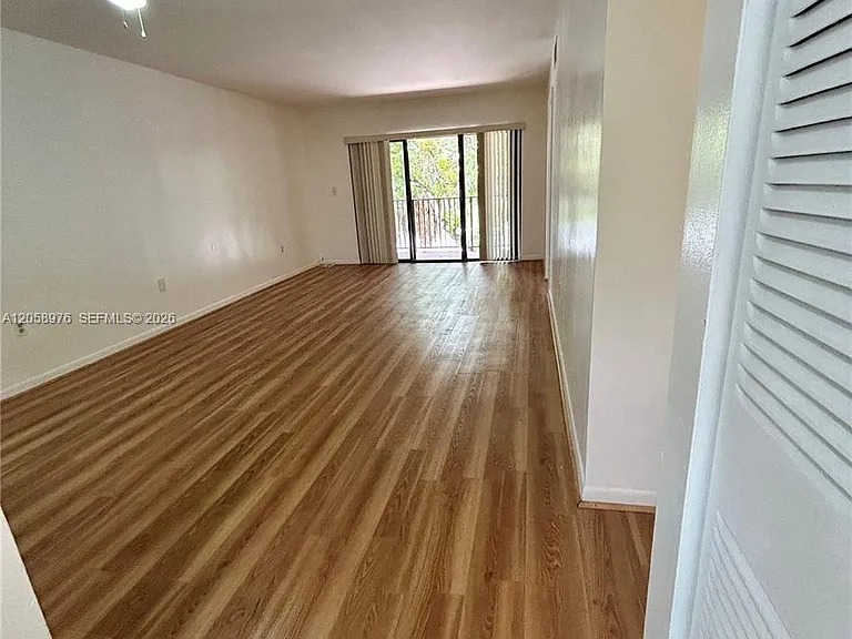 210 W Park Dr #2012 — Photo 4