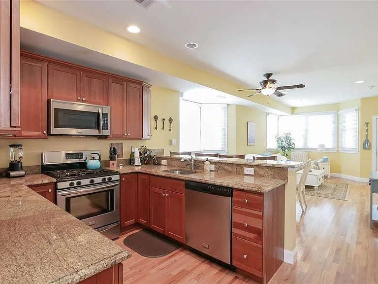 9410 Winchester 6/14th 6/30th Ave #B — Photo 8