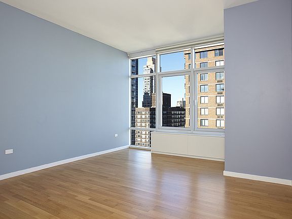 4th image of 310 E 53rd St APT 27A