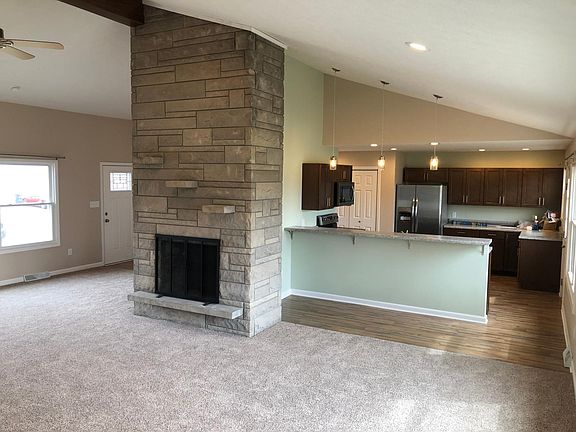 Kitchen/Dining Area