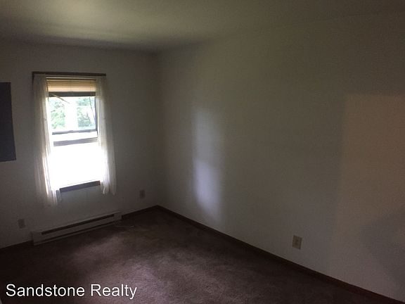 3rd image of 41550 Elmwood St