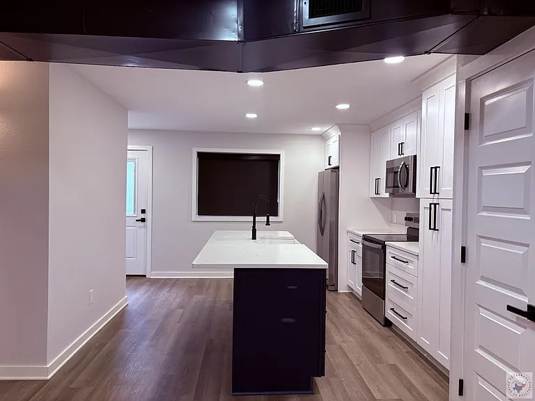 411 Redwater Rd — Photo 3