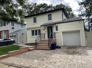 7910 214th St, Oakland Gardens, NY 11364