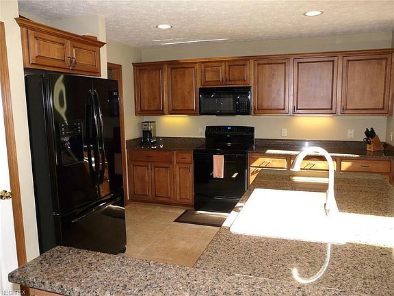 4th image of 9003 Moss Pointe Cir