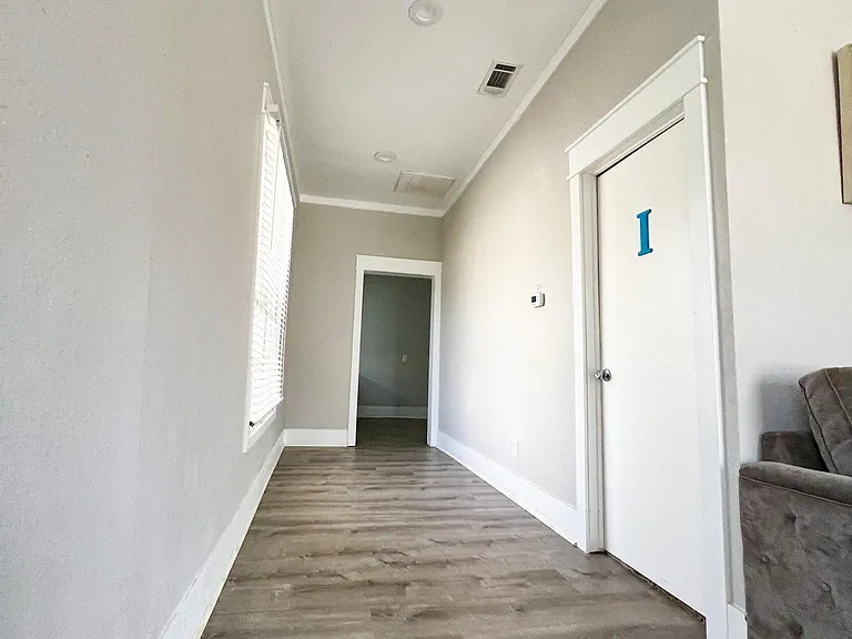 608 N Adelaide St — Photo 16