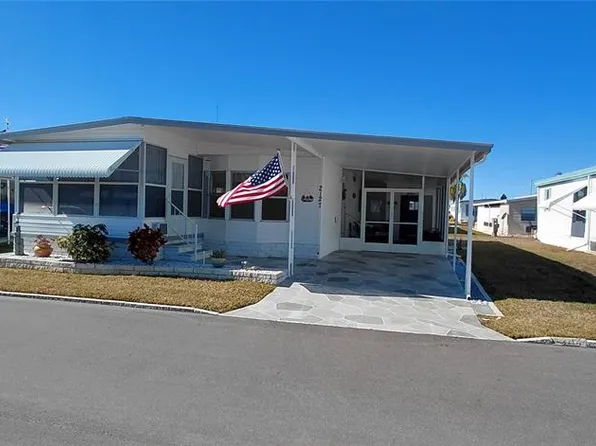 2127 Manoa Dr, Holiday, FL 34691