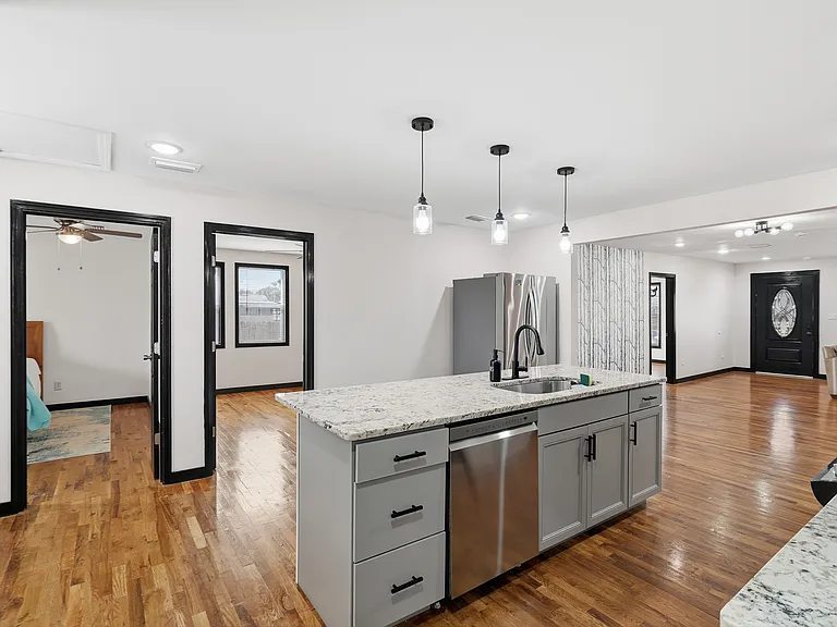 1808 Chestnut Ave — Photo 17
