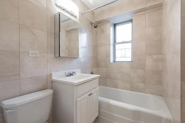 Rented by Stonehenge NYC LLC | media 26