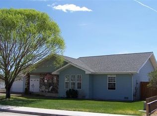 413 Silver Star Ct, Yerington, NV 89447