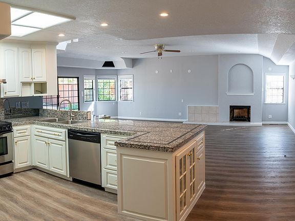 5th image of 2616 Royal Ann Dr