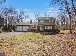 11 Colonial Cir, North East, MD 21901