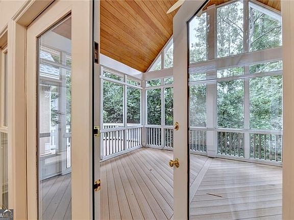 4th image of 610 Turbridge Ct
