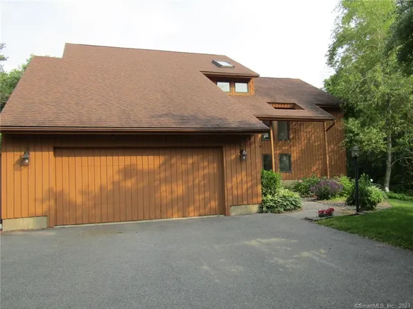 9 Fawn Ridge Drive, Brookfield, CT 06804
