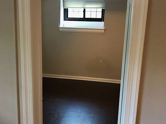 4th image of 2208 Arlington Ave #644005