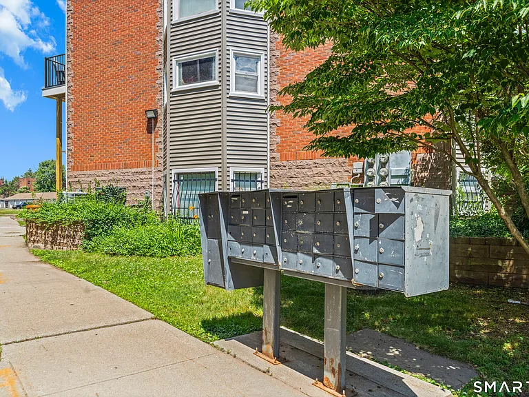 136 Maple Ave #B — Photo 20