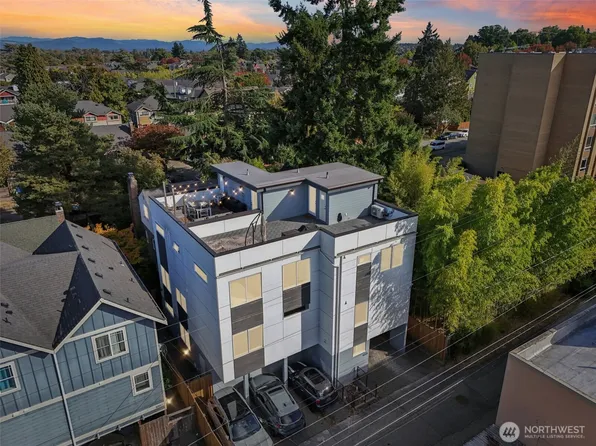 6325 34th Avenue SW #C, Seattle, WA 98126