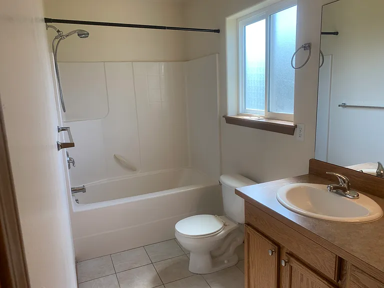 502 E 28th Ave — Photo 15