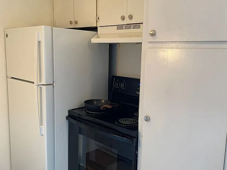 2803 Hemphill Park #B102 — Photo 12