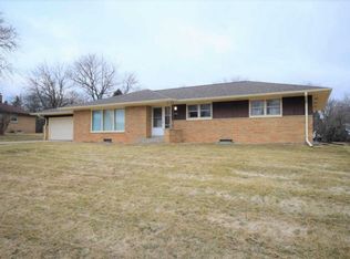 14000 W Maple Ridge Rd, New Berlin, WI 53151