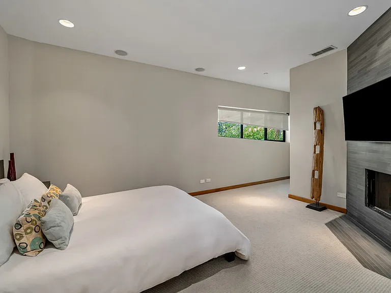 25250 Malibu Rd — Photo 45