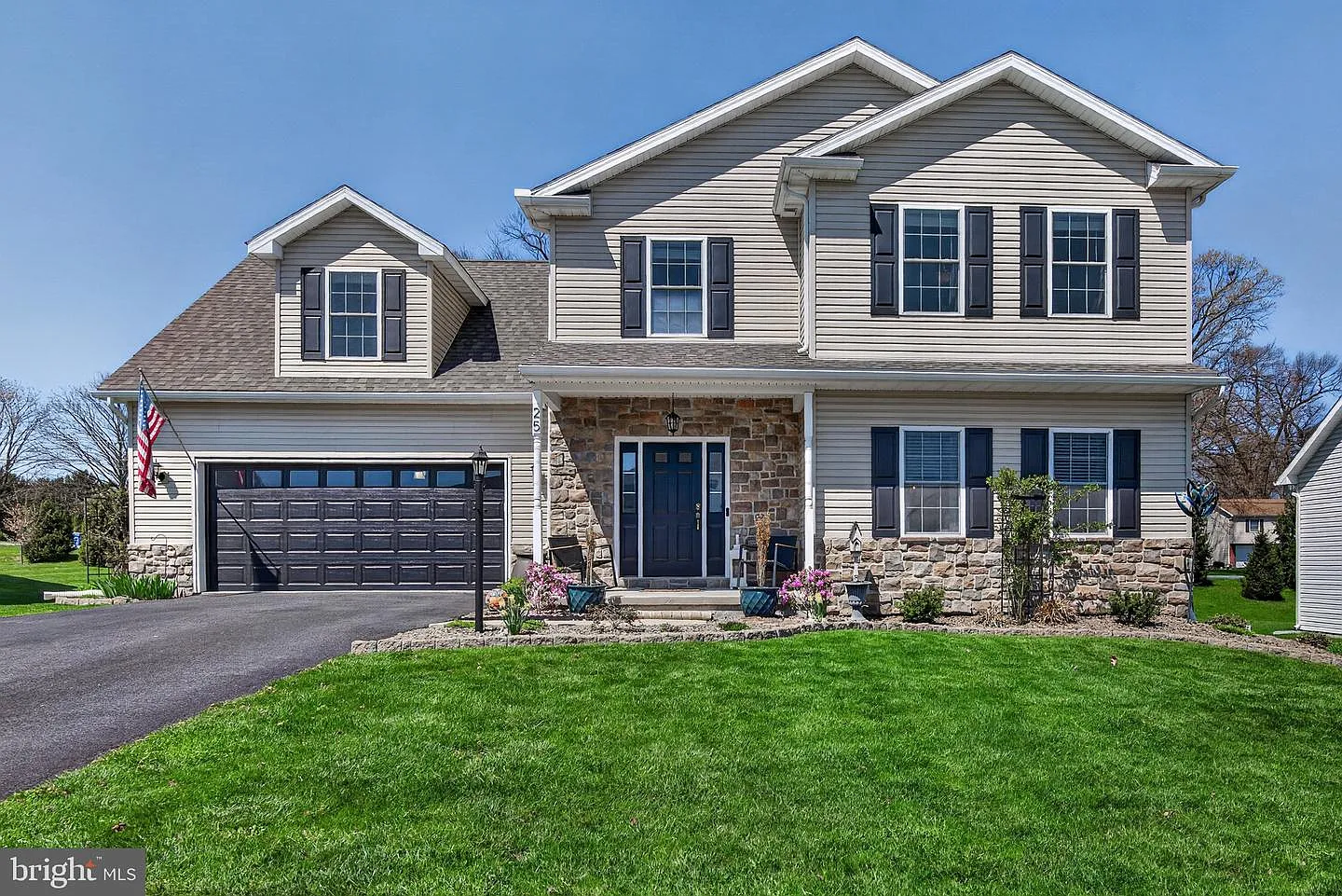 25 Thoroughbred Dr photo 1