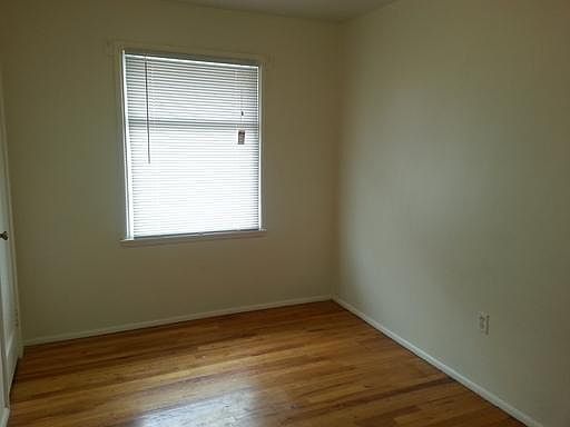 4th image of 577 Holbrook Dr