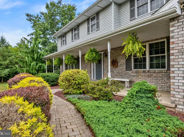 322 N Garfield Rd, Bernville, PA 19506