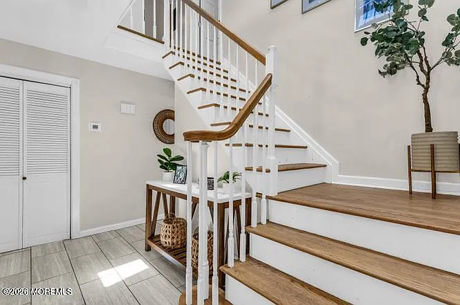 51 Venice Dr — Photo 4
