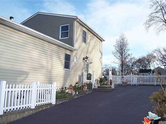 2nd image of 12 Roslyn Ave