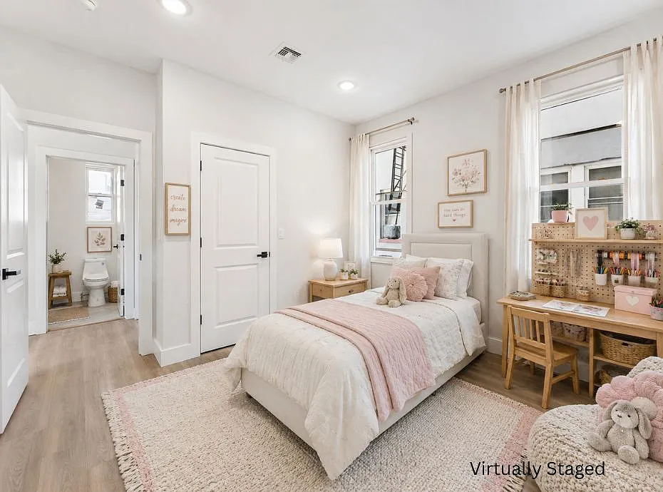 3 bed, $2,765 — Photo 4