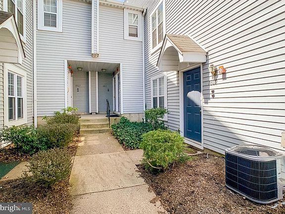 2nd image of 1809 Society Pl