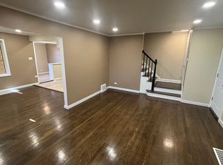 10910 S Eberhart Ave, Chicago, IL 60628