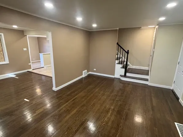 10910 S Eberhart Ave, Chicago, IL 60628