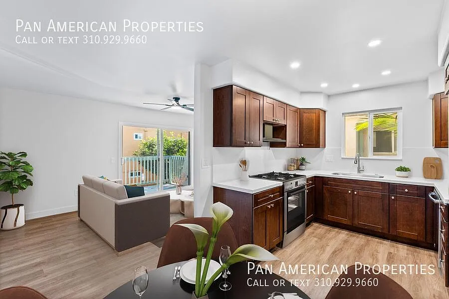 2 bed, 854 sqft, $3,195 — Photo 2
