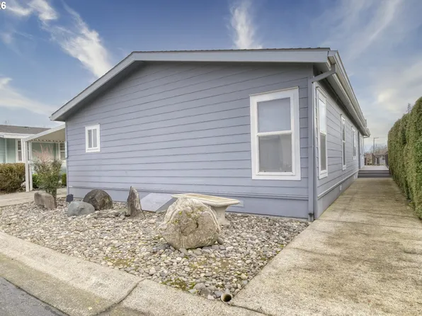 51500 SE Westlake Dr, Scappoose, OR 97056