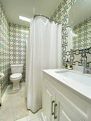 Rented by Harris Philip NYC | media 44