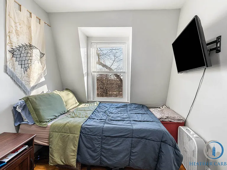 24 Thomas Park #2 — Photo 13