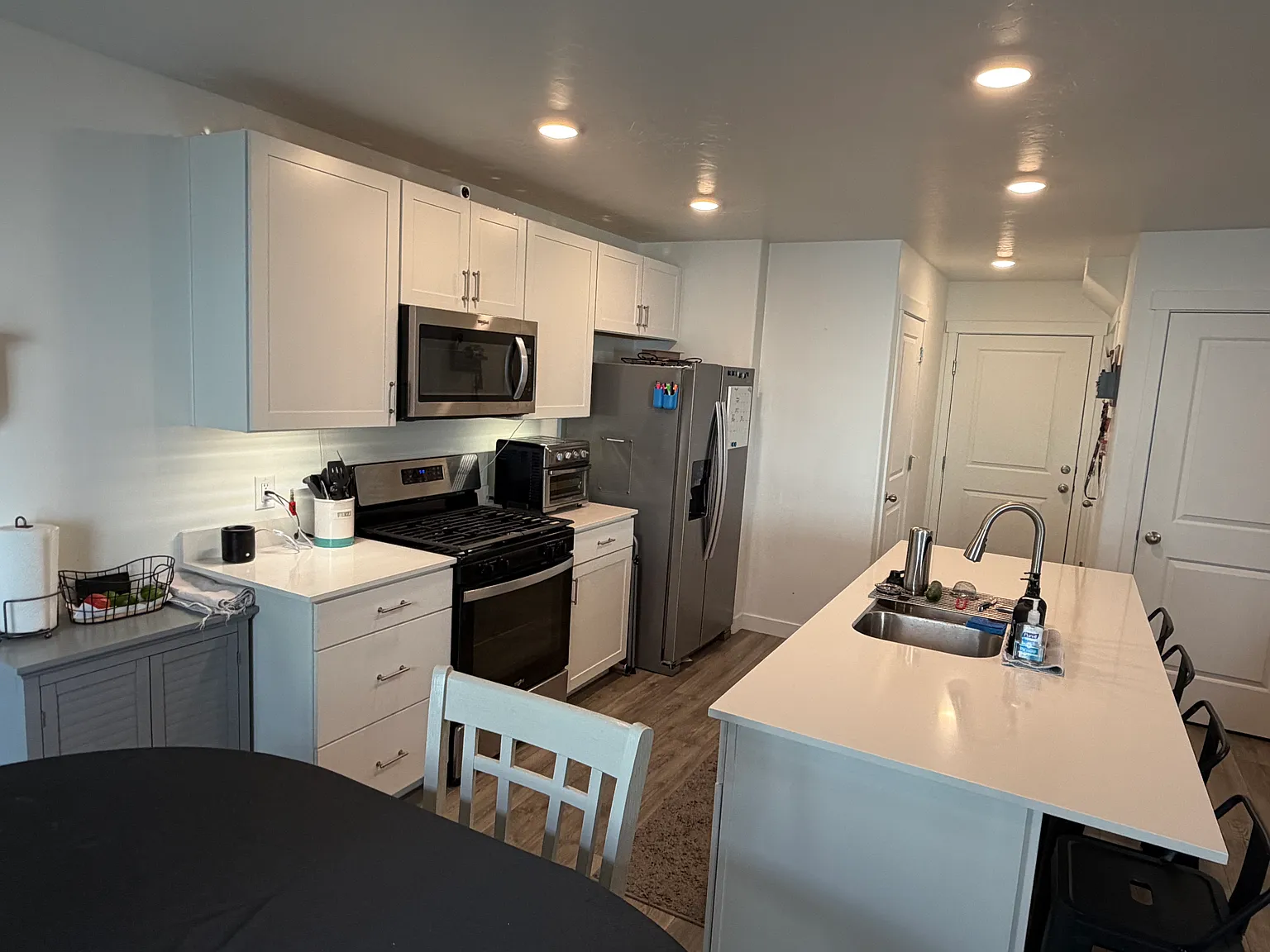 4 bed, 2.5 bath, 1668 sqft, $2,650 — Photo 4