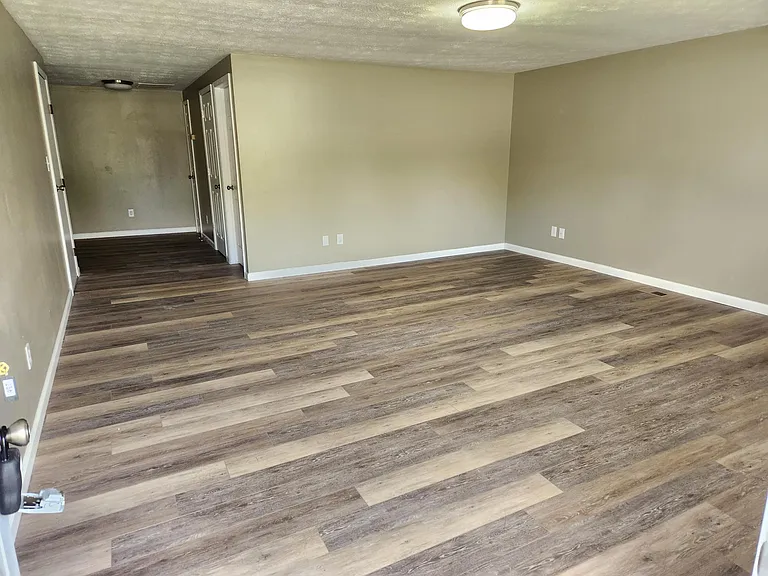 1256 Heritage Dr — Photo 3