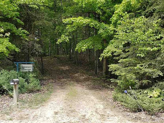 3rd image of Spalding Dr