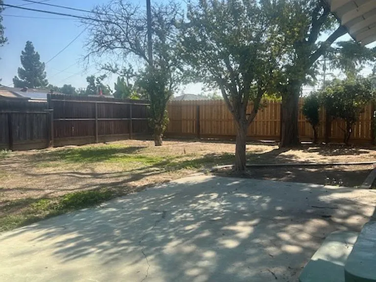 4436 N Van Dyke Ave — Photo 15