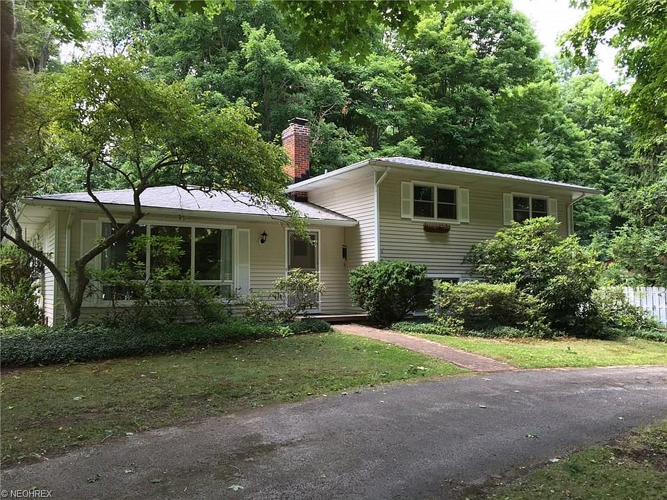 1st image of 113 Lakeview Ln