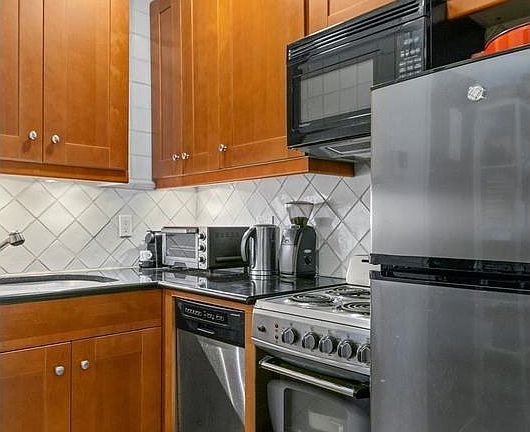 4th image of 429 W 24th St APT 4F